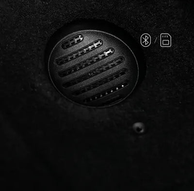 Beide Etagen verfügen über Bluetooth-Lautsprecher mit Fernbedienung.